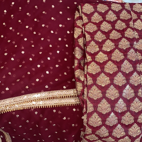 Gorgeous Pakistani 3 Piece Velvet Suit - Picture 6 of 8